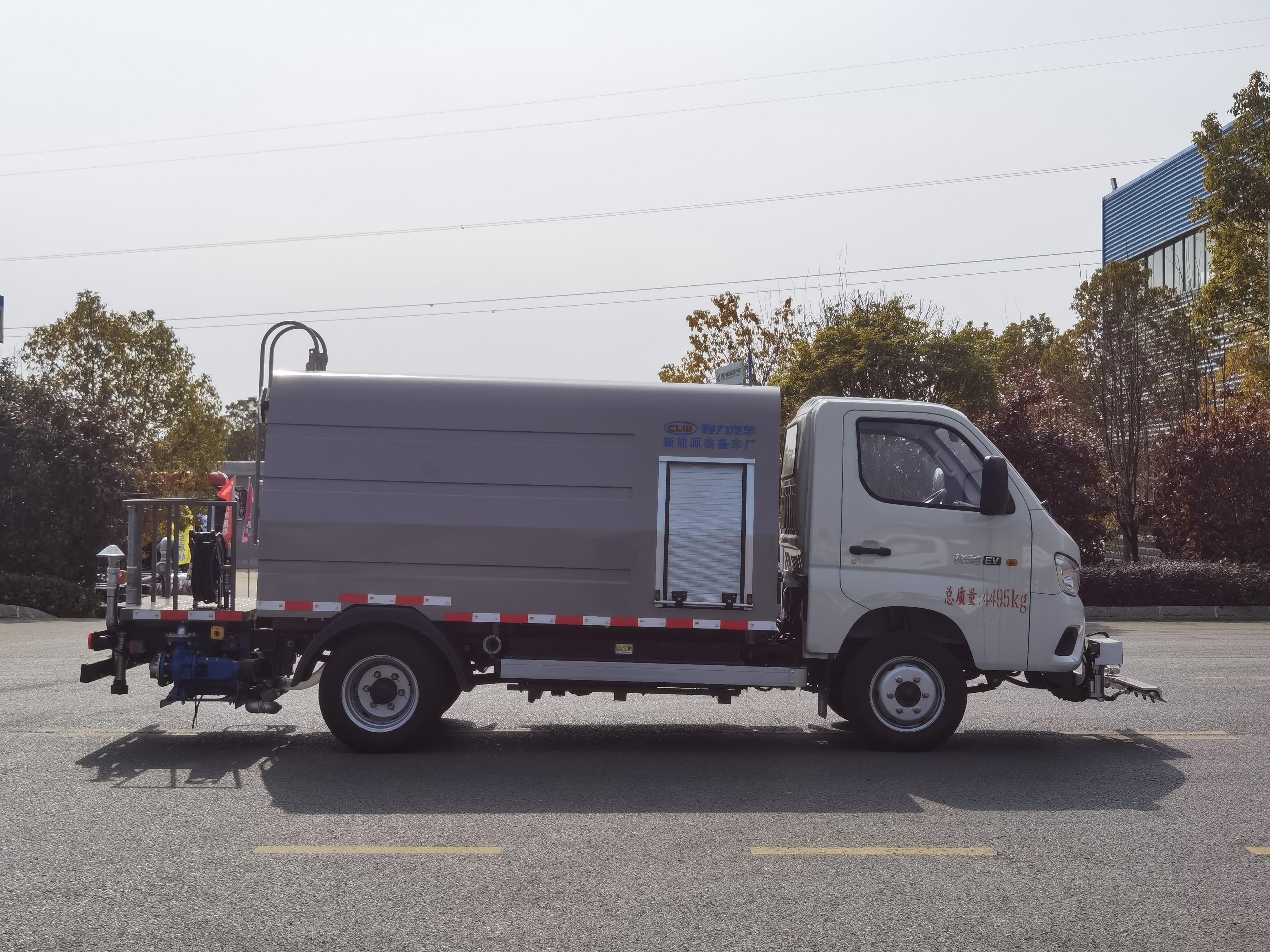 福田祥菱M2純電動3方路面清洗車圖片3